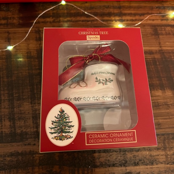 Spode Christmas Tree 2018 baby boot ornament - Picture 4 of 11